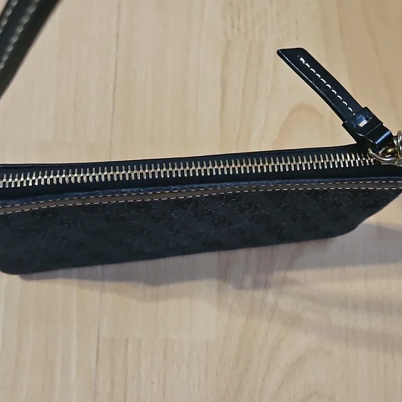 Dooney & Bourke Black Logo &Leather Wristlet with Monogram. - Picture 4 of 9